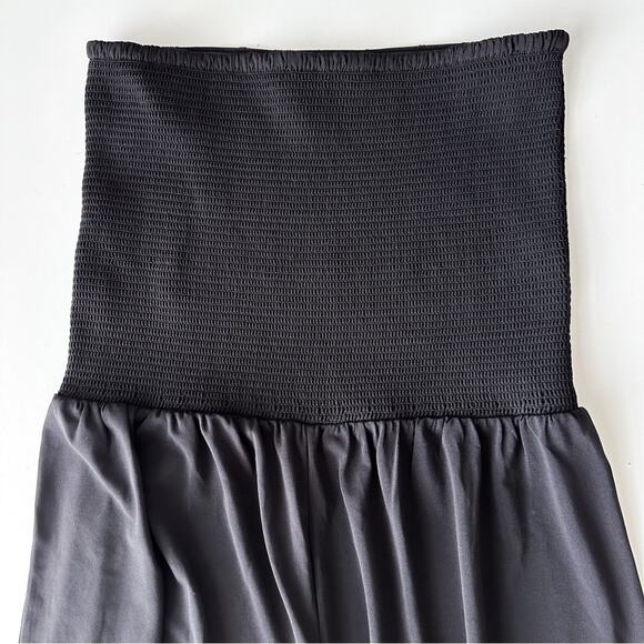 Textile Elizabeth And James Smocked Wide Leg Strapless Jumpsuit - Picture 5 of 8